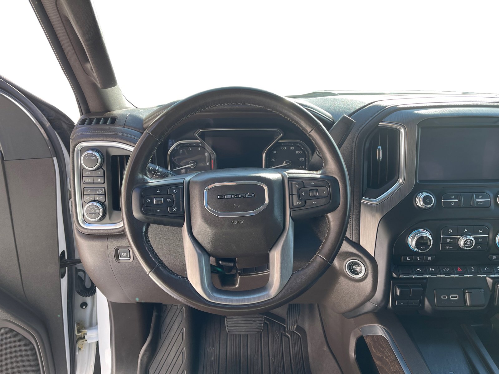 Used 2021 GMC Sierra 1500 Denali w/ Denali Premium Package image 11