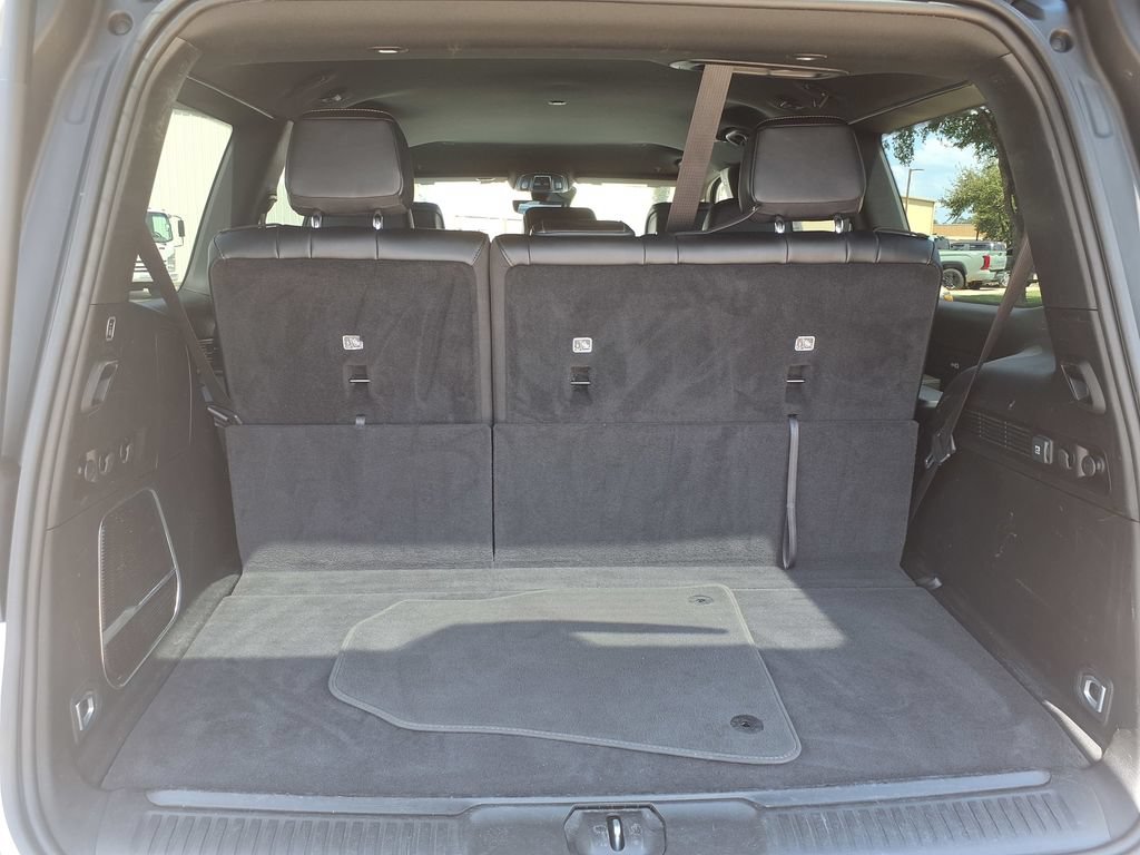 Used 2024 Jeep Wagoneer Series II w/ Flexible Seating Group RWD image 8