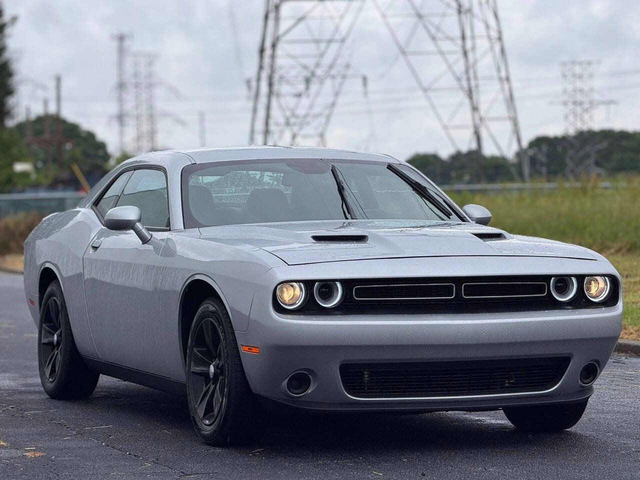 Used 2021 Dodge Challenger SXT image 3