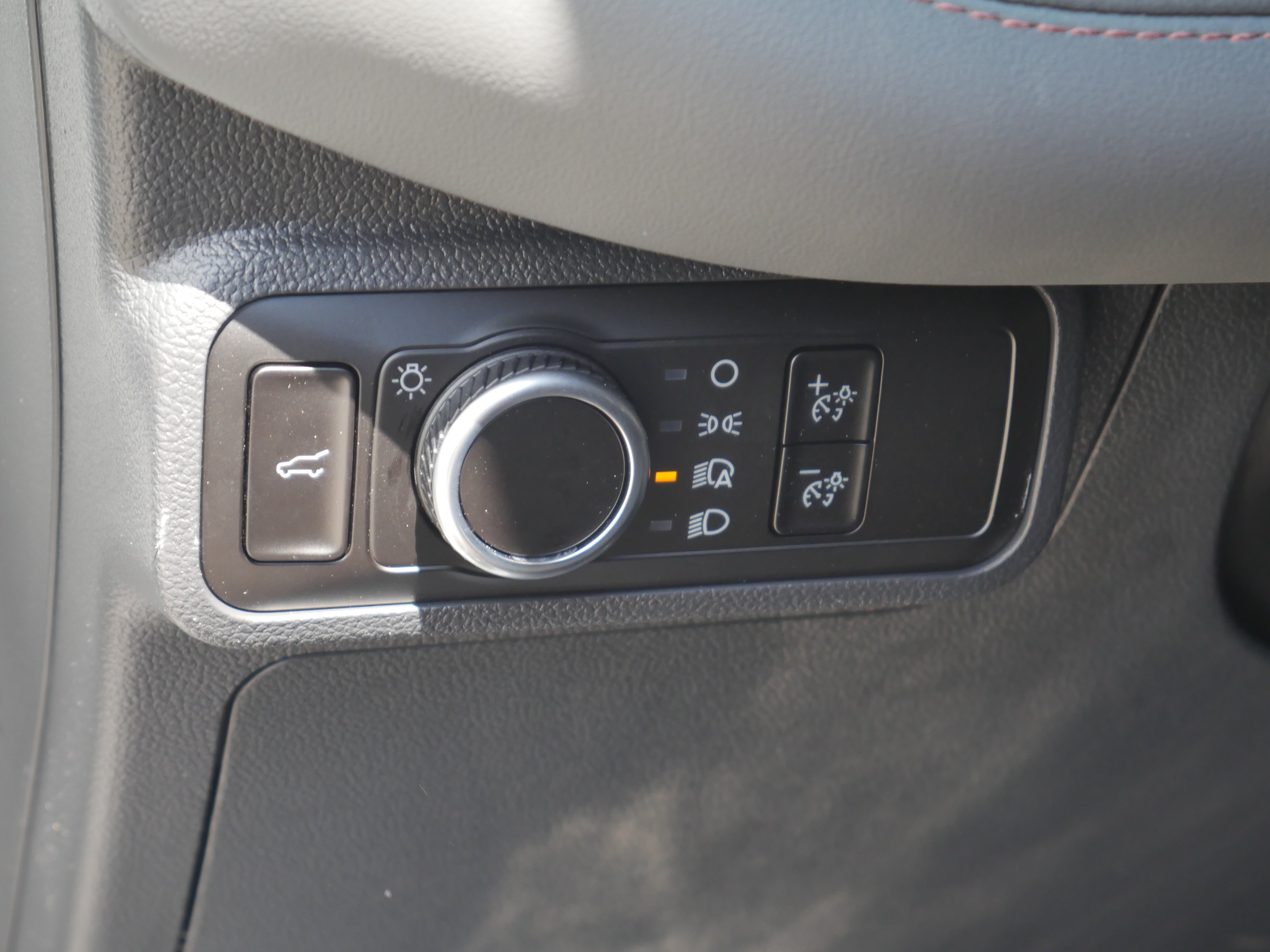 New 2026 Ford Explorer Active AWD/4WD image 5