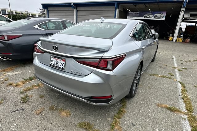 Used 2025 Lexus ES 300h w/ Premium Package FWD image 5