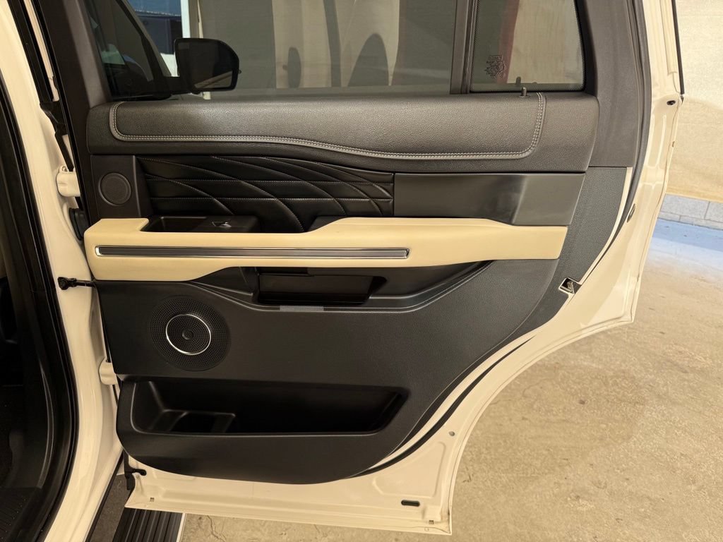 Used 2019 Ford Expedition Platinum RWD image 14