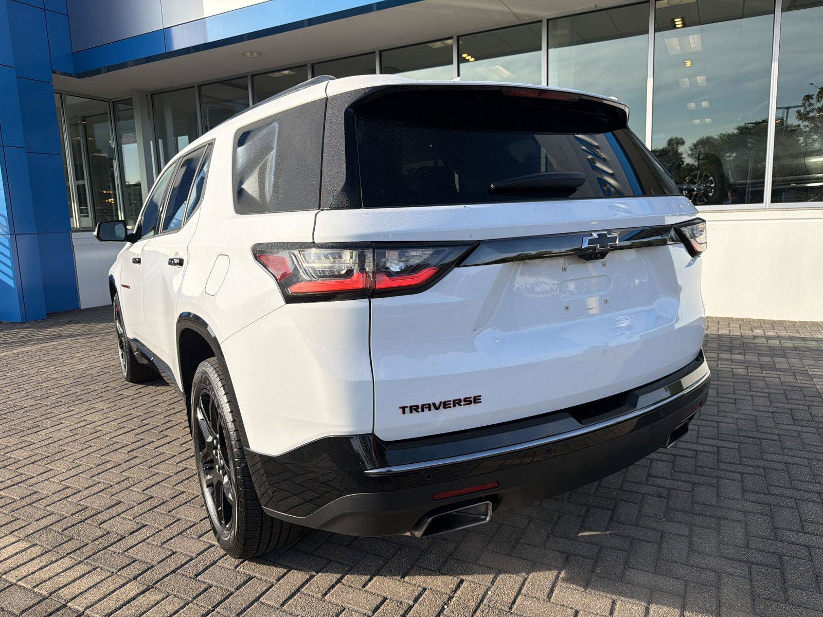 Used 2019 Chevrolet Traverse Premier w/ Redline Edition FWD image 3