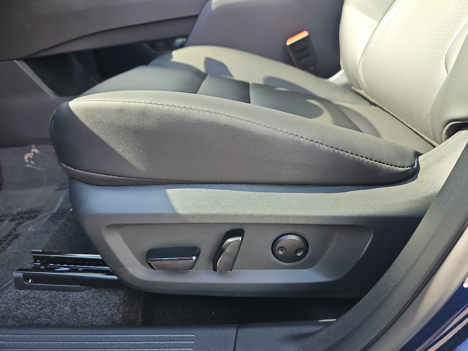 New 2027 Nissan Rogue Dark Armor FWD image 28
