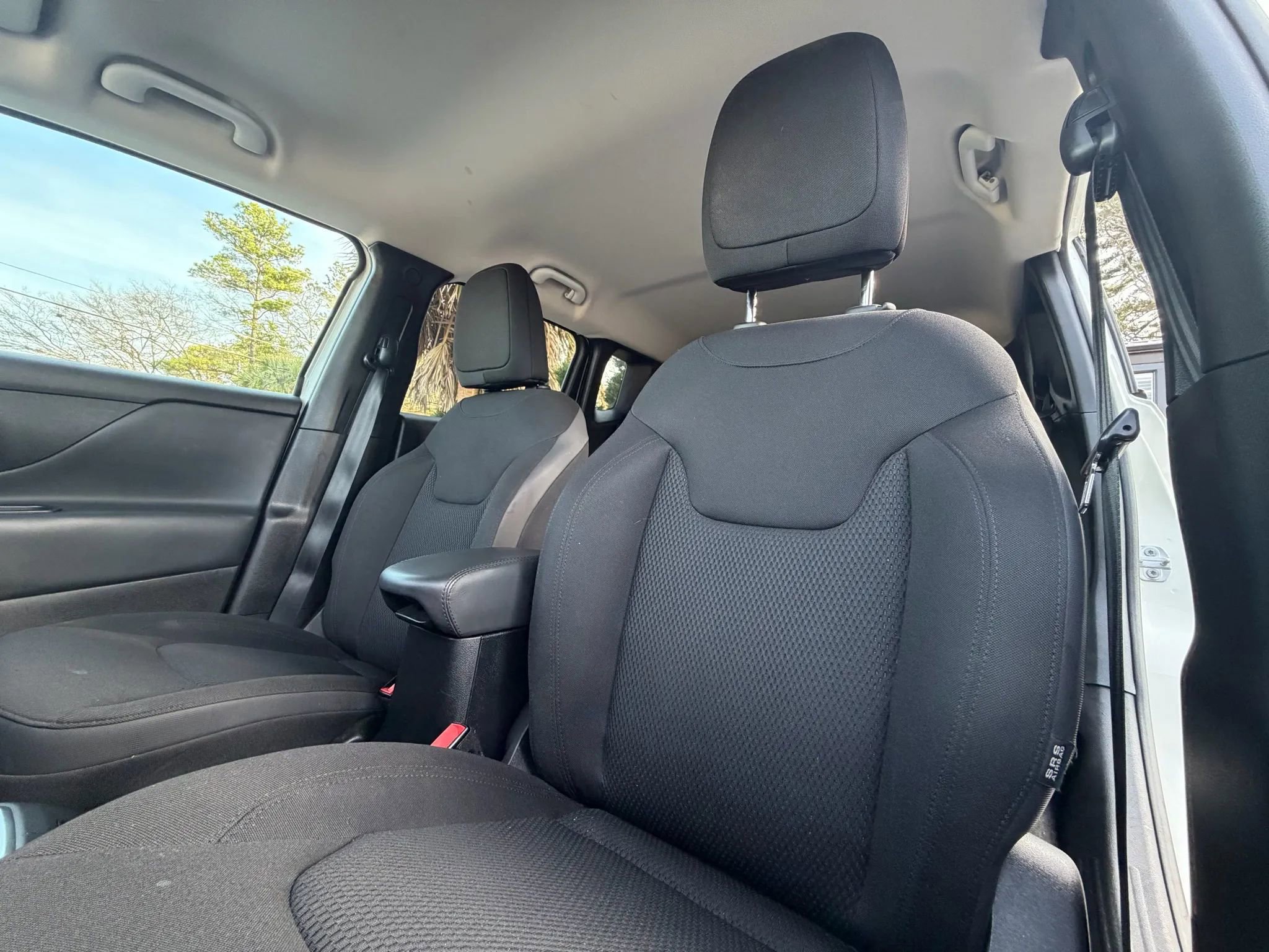 Used 2019 Jeep Renegade Altitude w/ Quick Order Package 2XM image 25