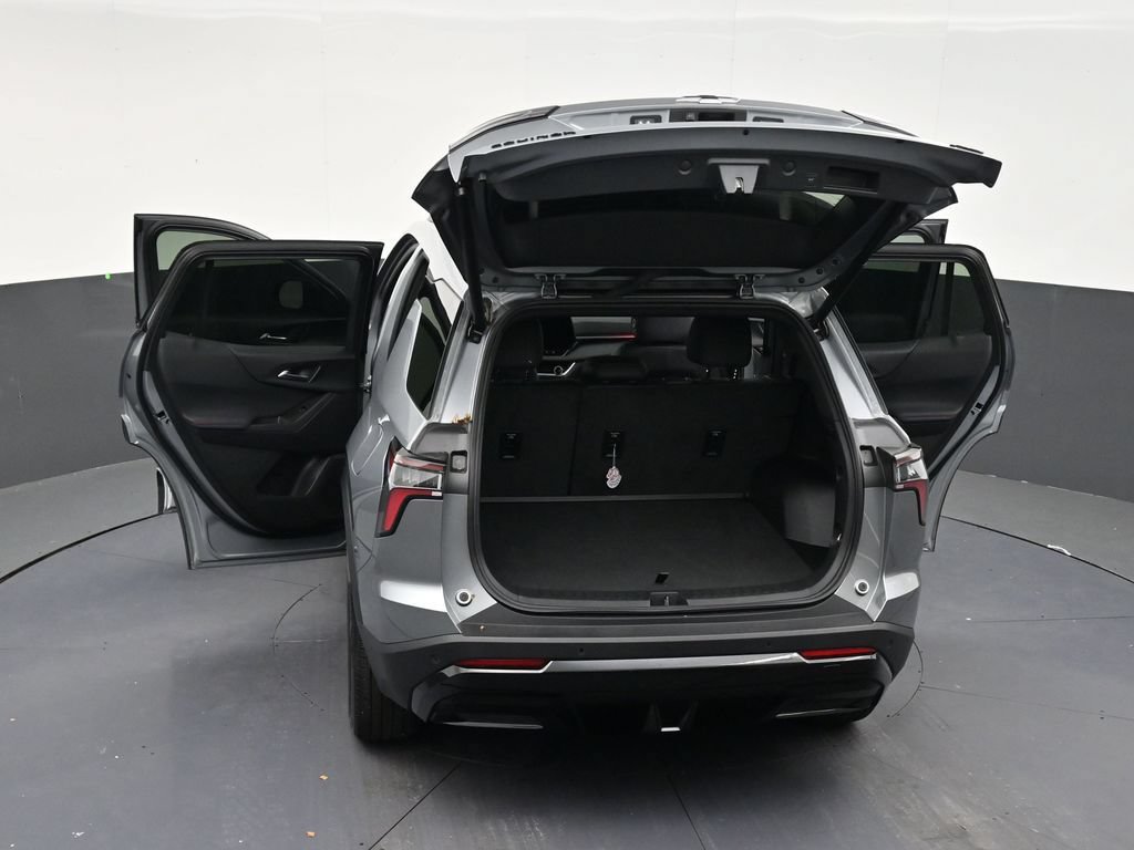 Used 2026 Chevrolet Equinox RS FWD image 32