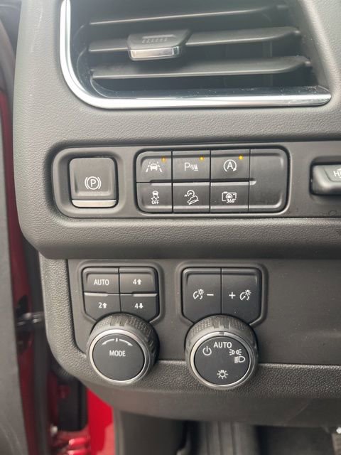 Used 2024 Chevrolet Suburban High Country AWD/4WD image 21