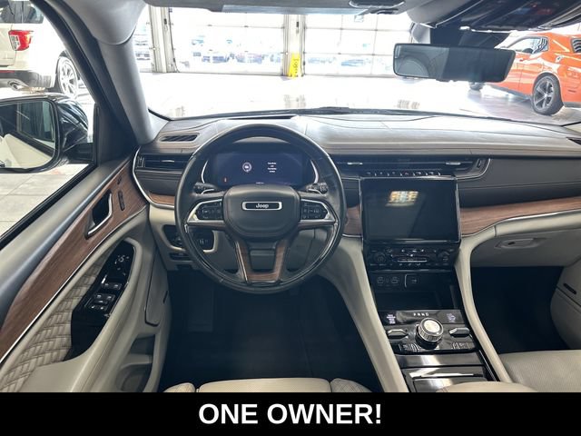 Used 2023 Jeep Grand Cherokee L Summit w/ Advanced Protech Group IV AWD/4WD image 2