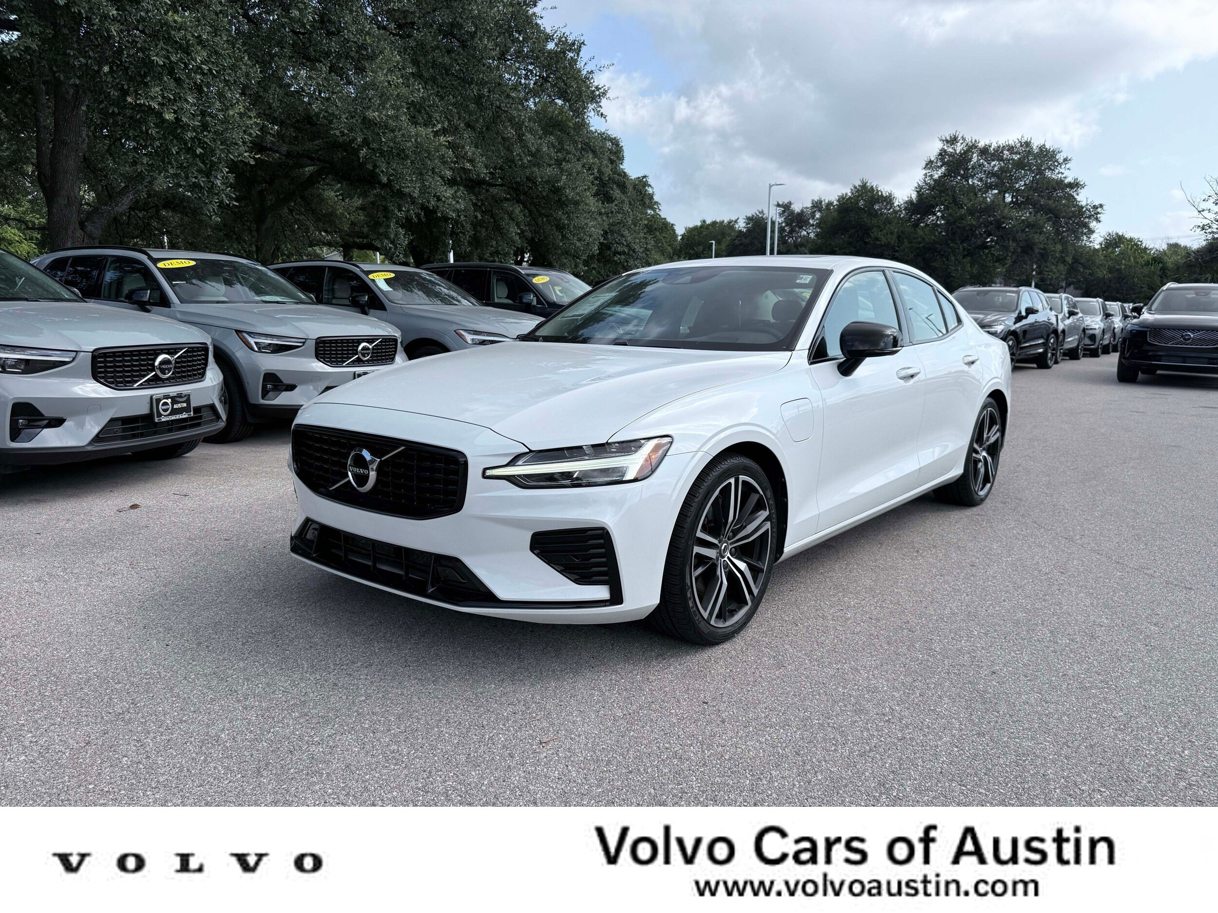 Used 2021 Volvo S60 T8 R-Design Expression w/ Premium Package AWD/4WD image 1