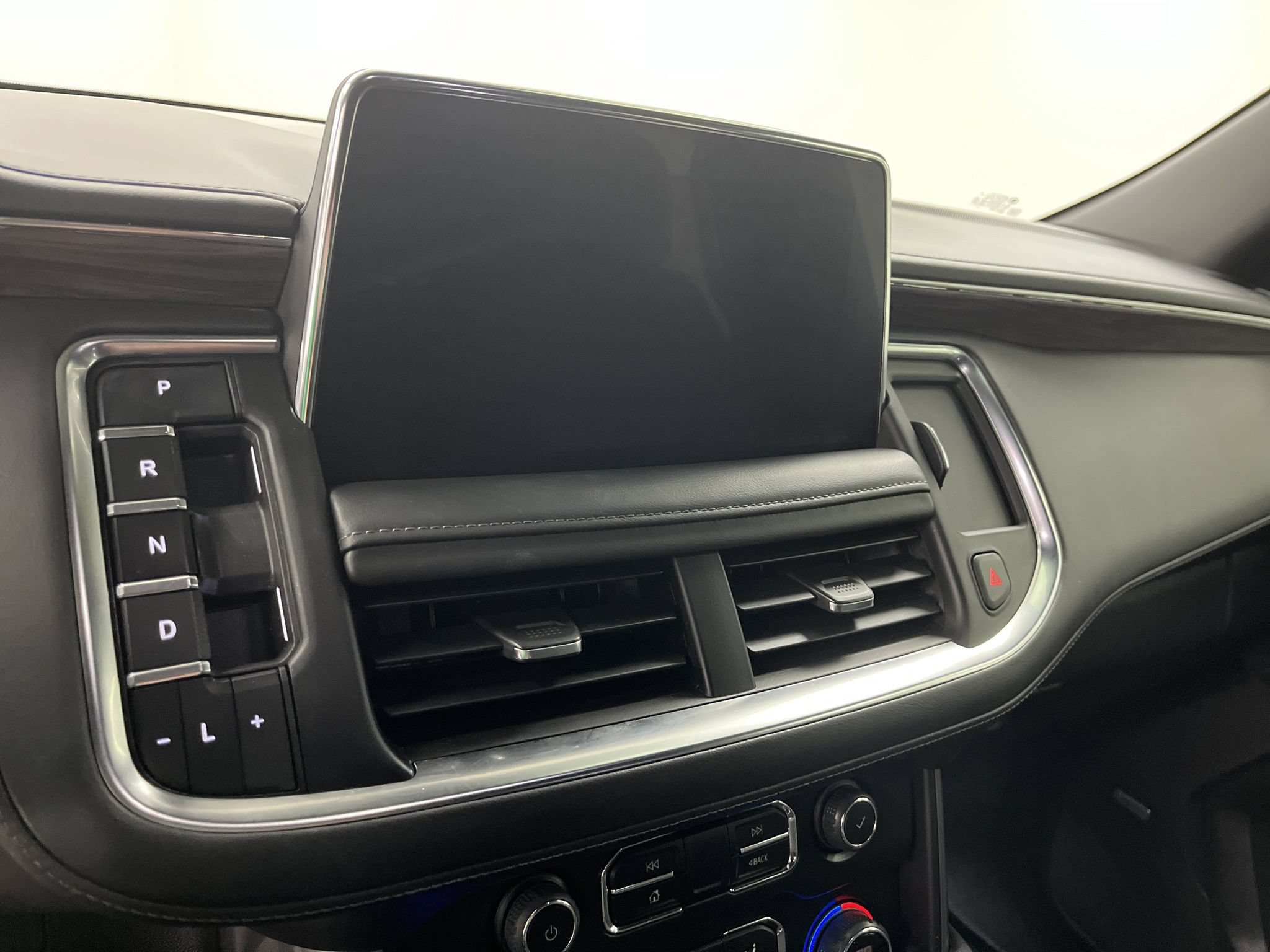 Used 2022 Chevrolet Tahoe LT w/ Luxury Package AWD/4WD image 13