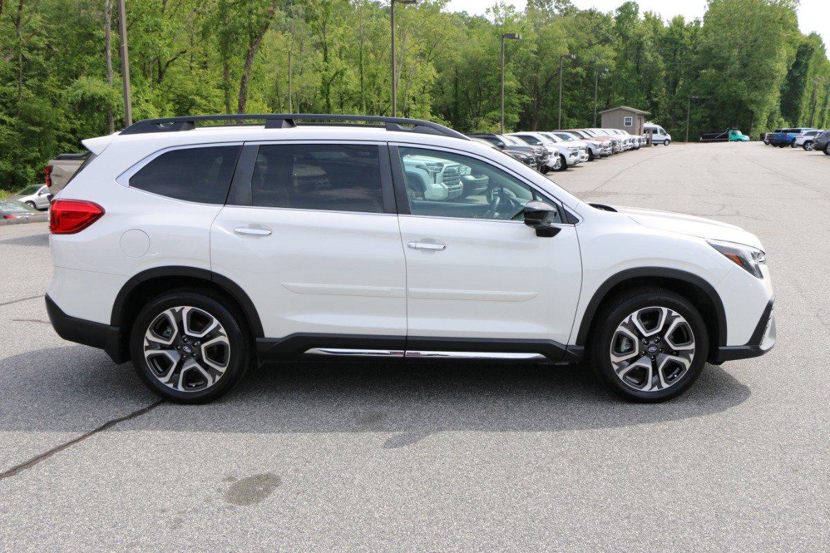 Used 2024 Subaru Ascent Touring AWD/4WD image 9