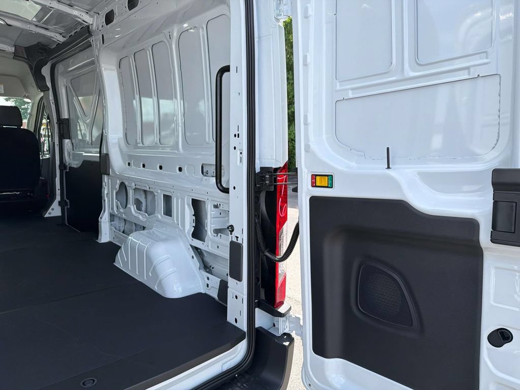 New 2026 Ford Transit 250 148 Medium Roof RWD image 16