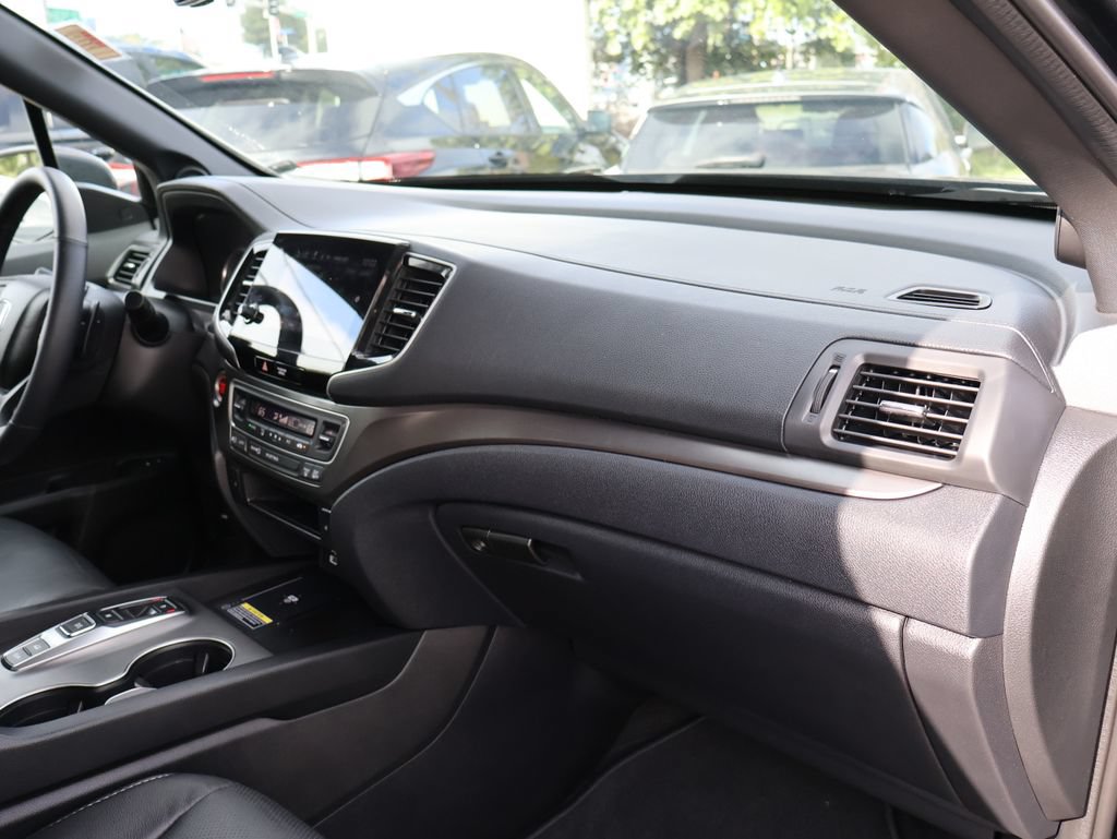 Certified 2025 Honda Passport EX-L image 9