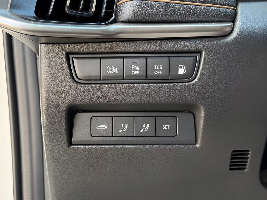 Used 2025 MAZDA CX-70 Plug-In Hybrid w/ Premium Pkg image 44