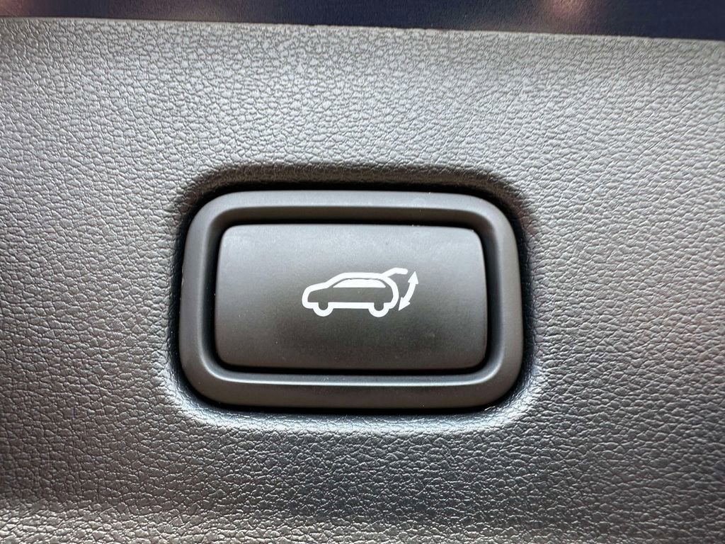 Used 2023 Hyundai Tucson Limited image 11