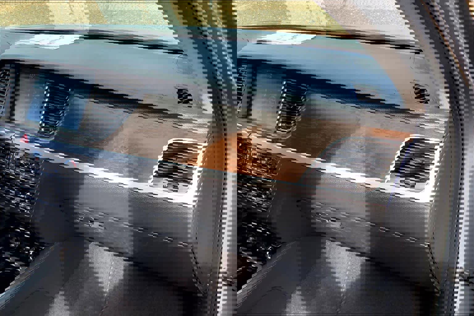 Used 2015 Hyundai Genesis 3.8 w/ Option Group 04 image 15