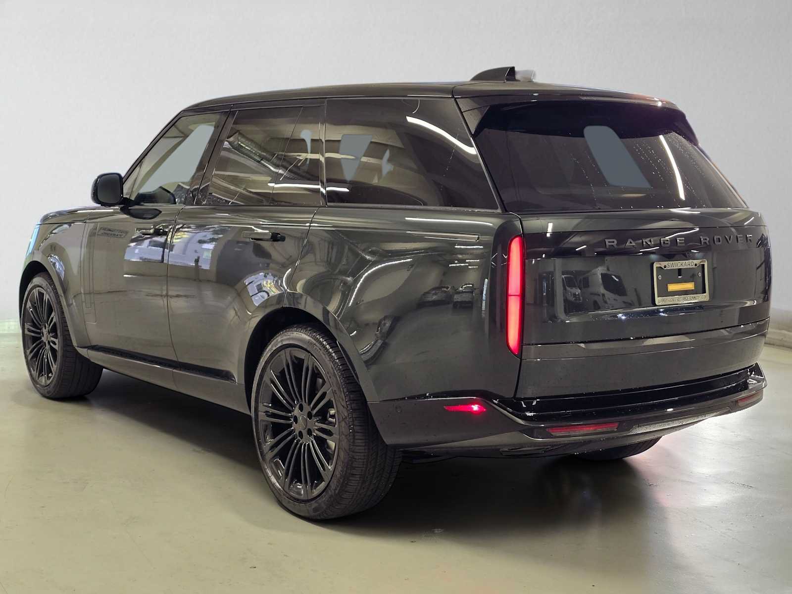 New 2026 Land Rover Range Rover SE AWD/4WD image 3