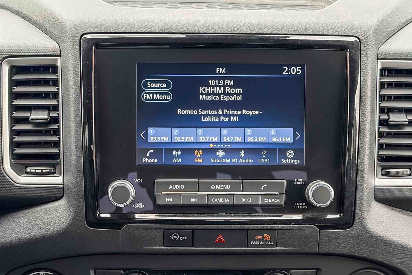 Used 2023 Nissan Frontier SV w/ SV Premium Package image 13