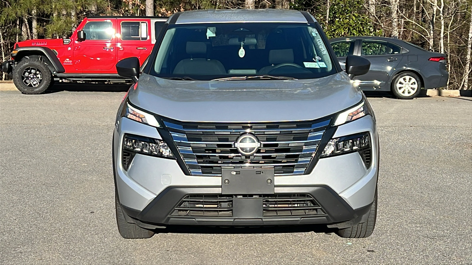 Used 2024 Nissan Rogue S image 3