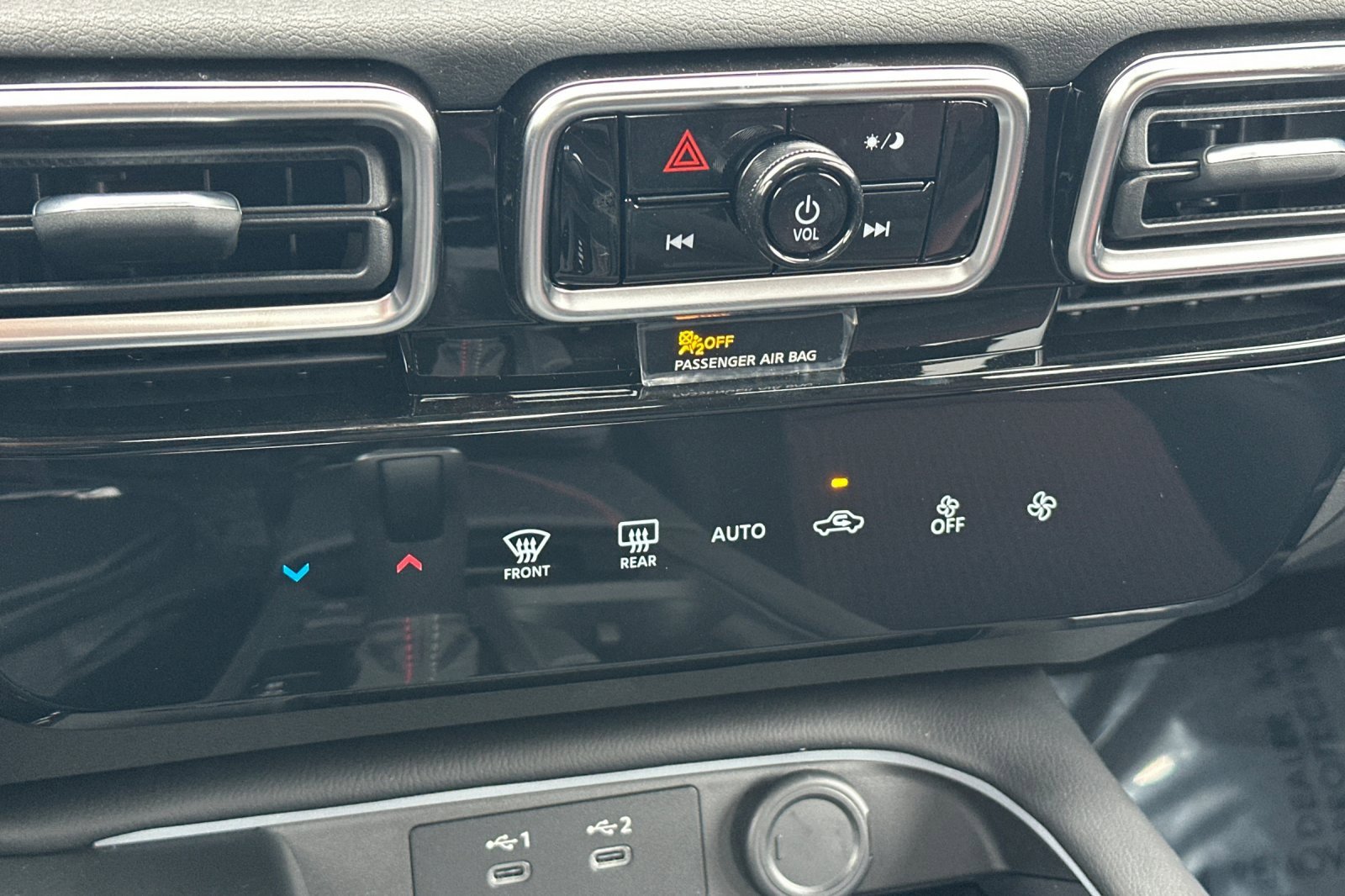 New 2026 Nissan Sentra SR w/ Floor Mat Package image 16