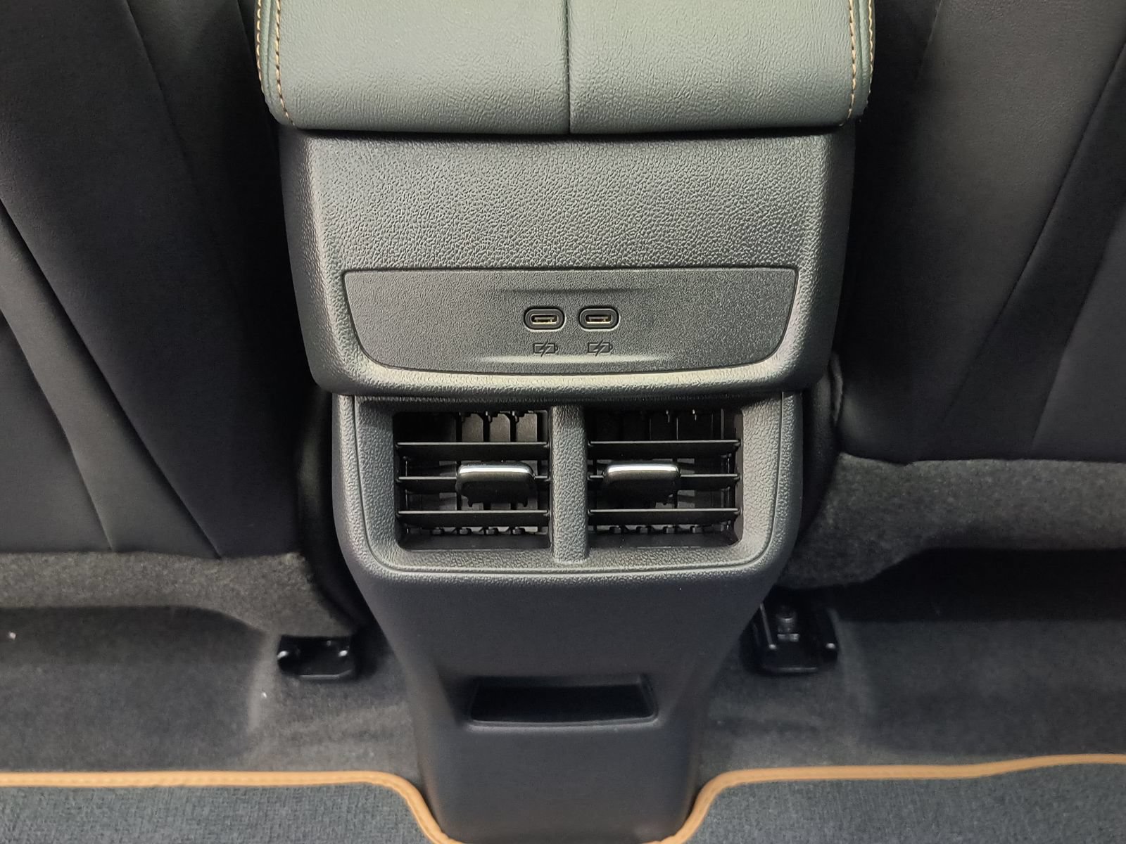 New 2026 GMC Terrain AT4 w/ Technology Package II AWD/4WD image 21