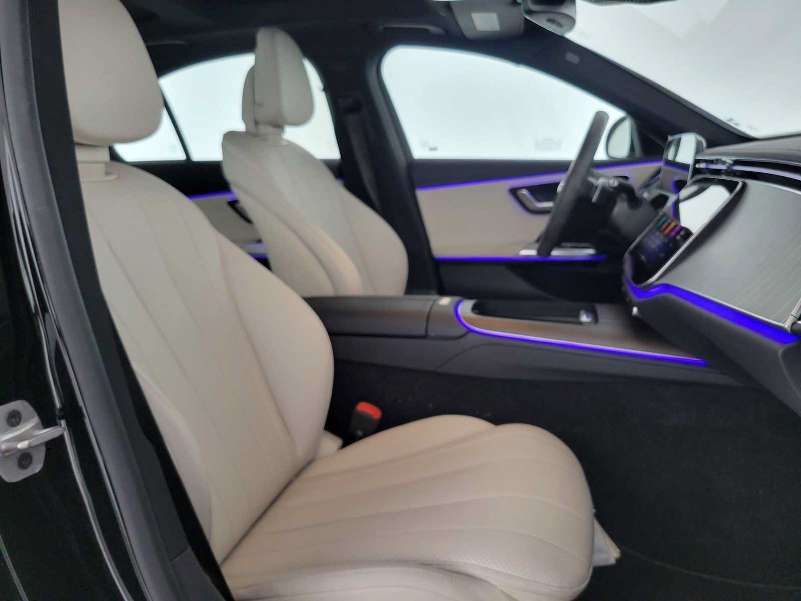 Used 2025 Mercedes-Benz E 350 Sedan image 9