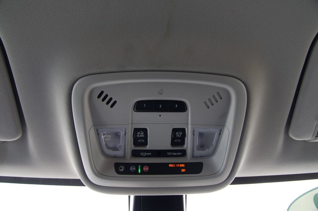 Used 2019 Chevrolet Traverse LT w/ LPO, Blackout Package AWD/4WD image 38