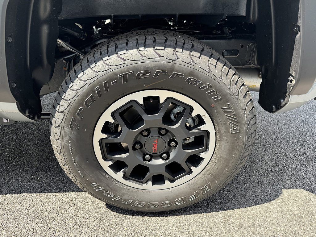 Used 2025 Toyota Tacoma TRD Off-Road AWD/4WD image 20