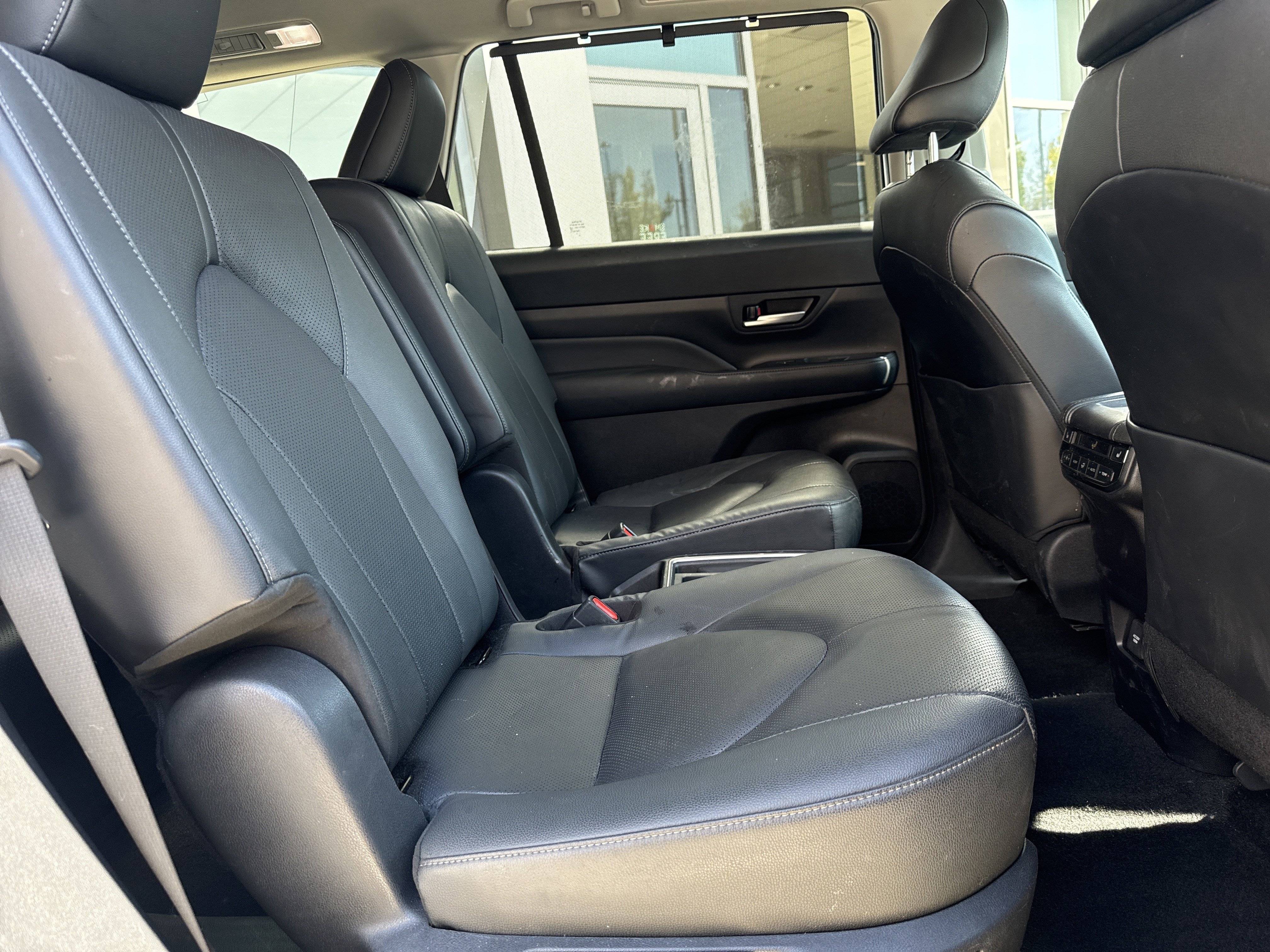 Used 2024 Toyota Grand Highlander AWD image 30
