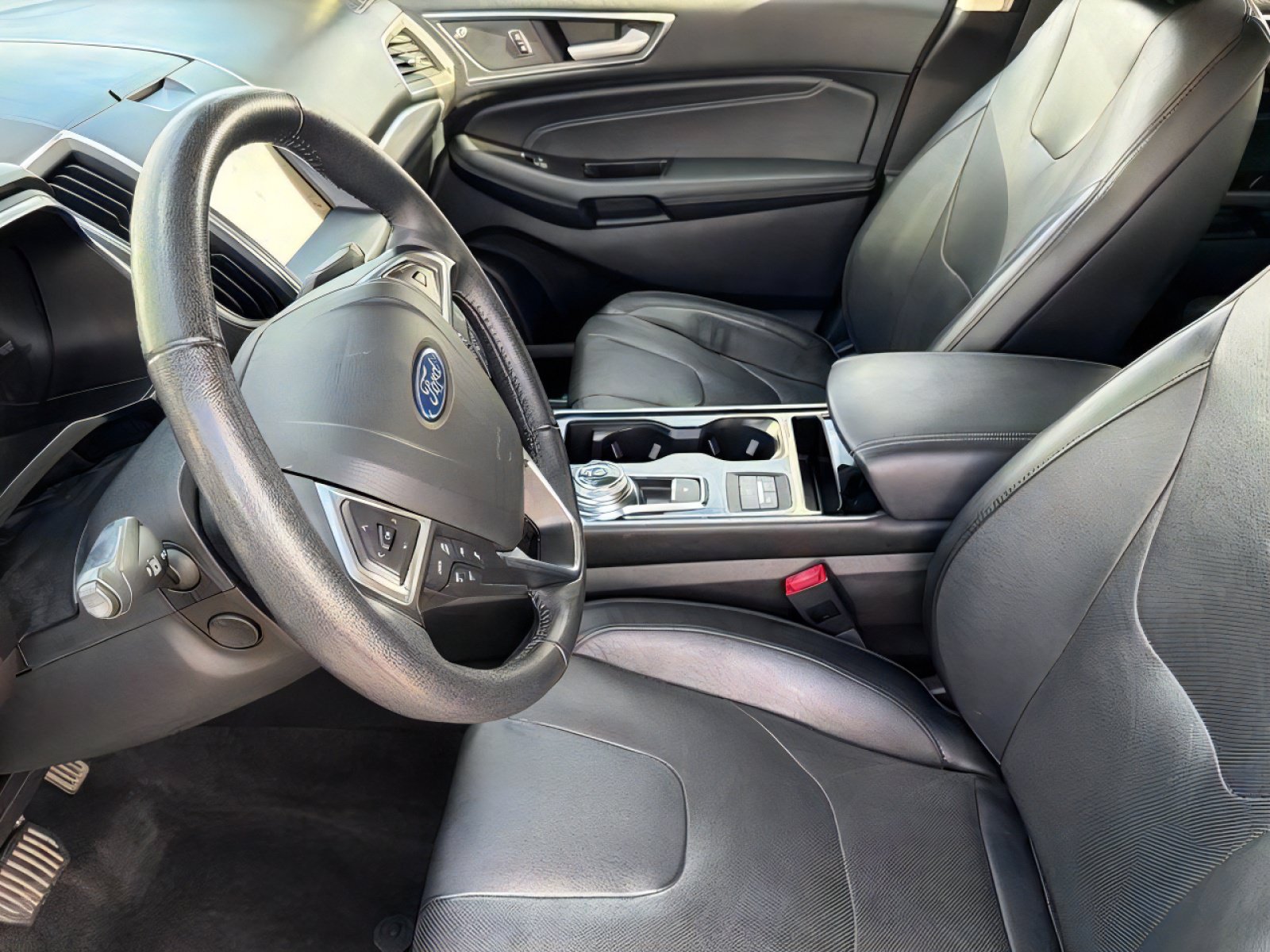 Used 2019 Ford Edge Titanium w/ Equipment Group 301A FWD image 17