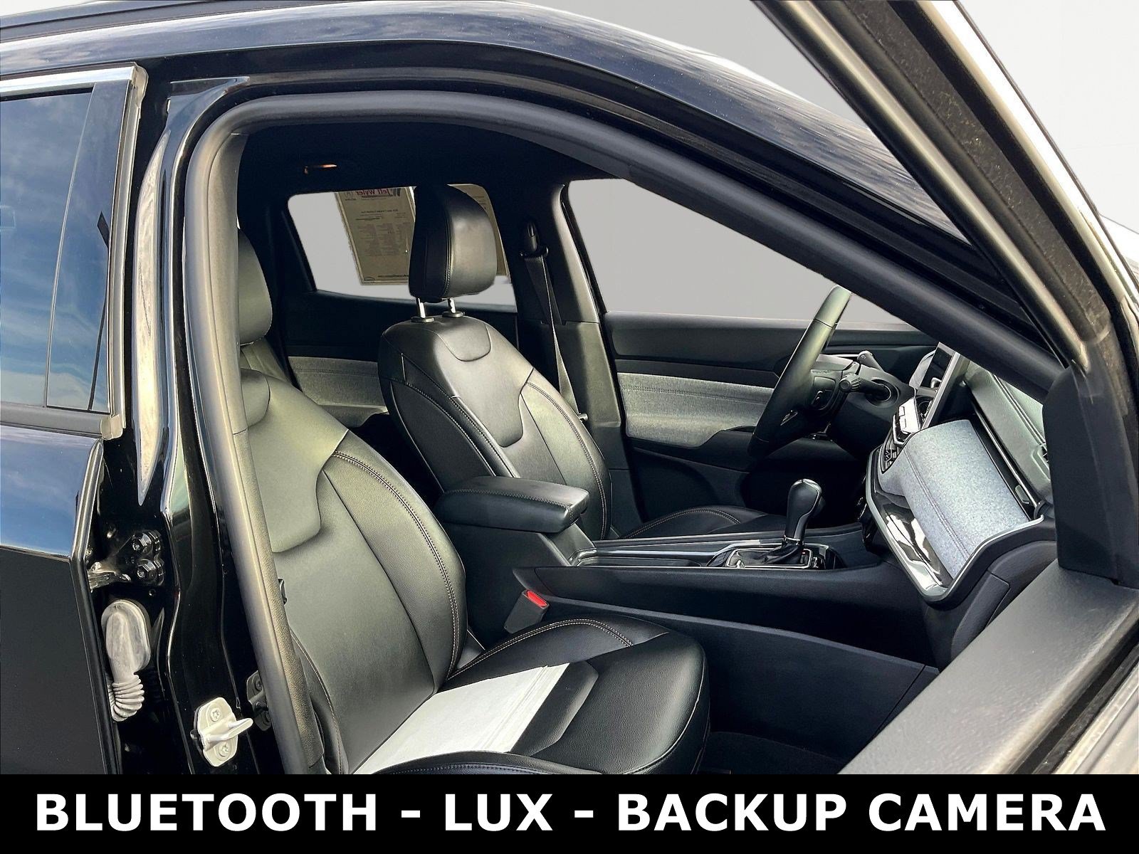 Used 2024 Jeep Compass Latitude AWD/4WD image 30