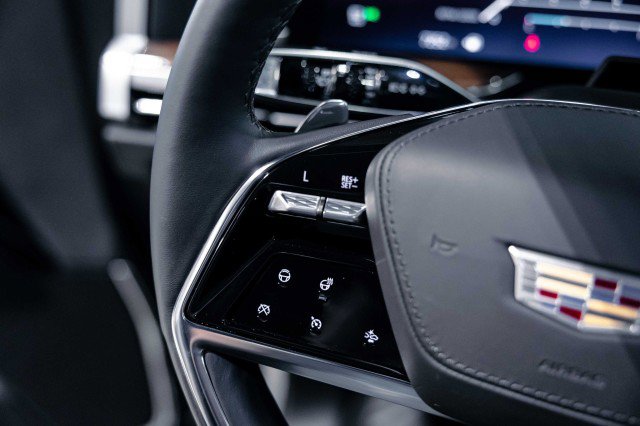 Used 2025 Cadillac Escalade Sport Platinum w/ LPO, ONYX Package image 19