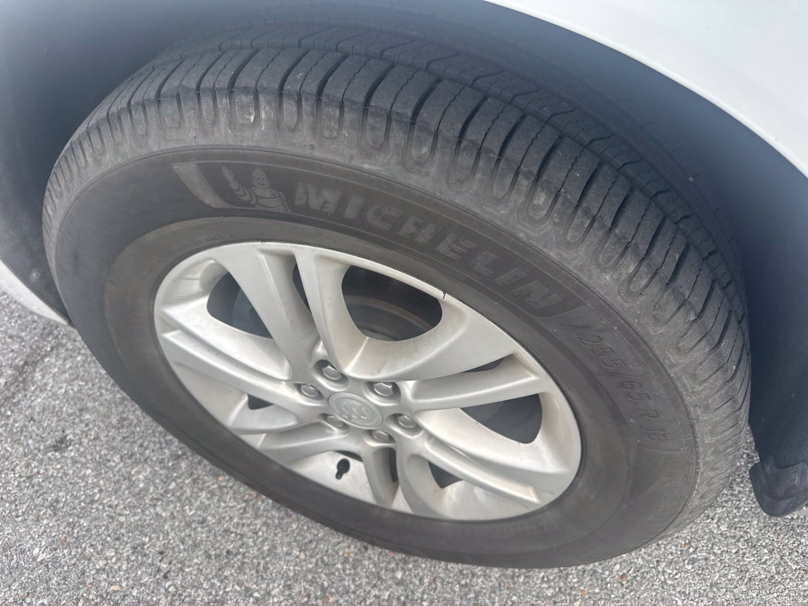 Used 2020 Buick Enclave Essence w/ Sound and Sites Package FWD image 10