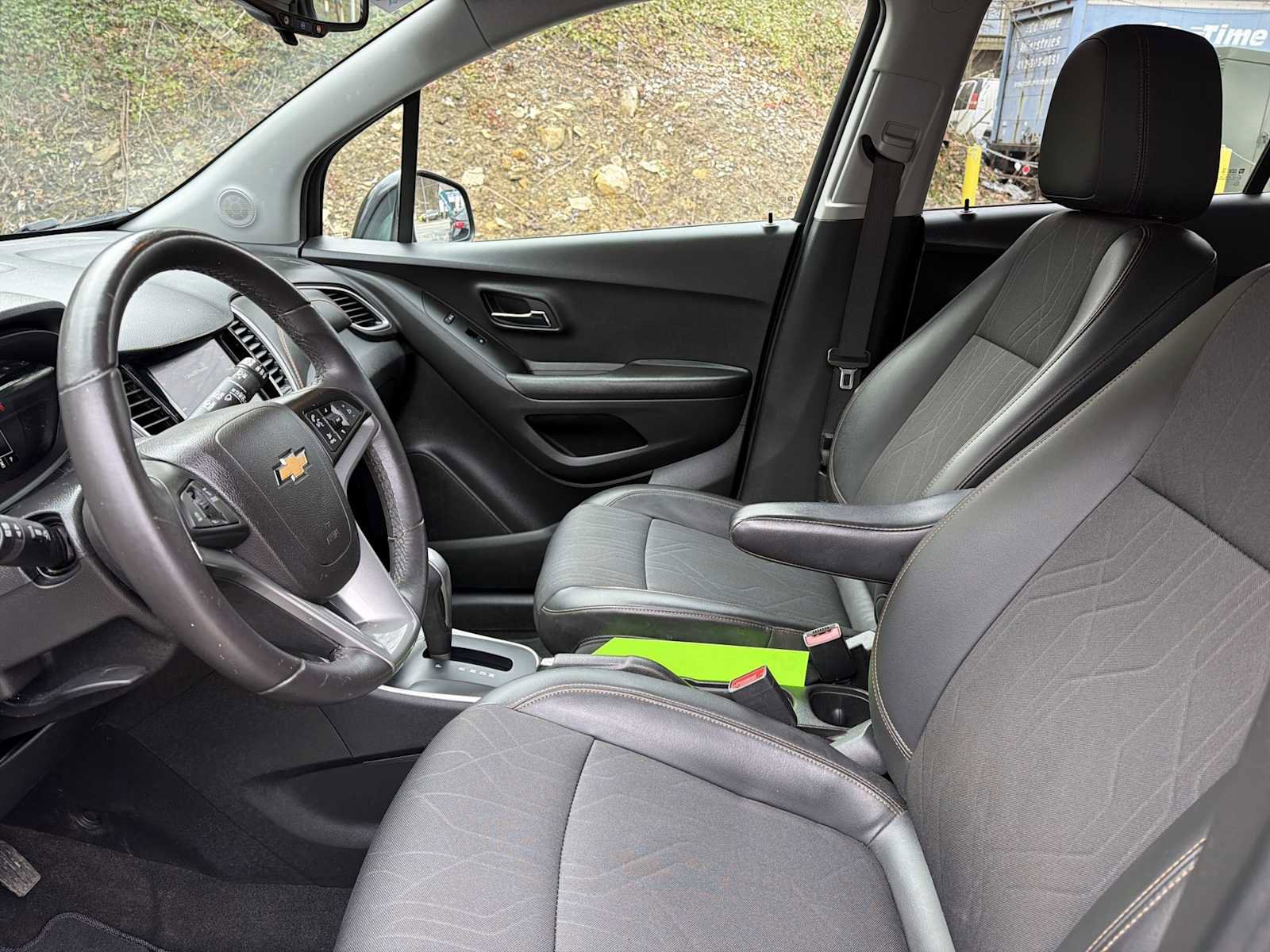 Certified 2022 Chevrolet Trax LT w/ LT Convenience Package image 19