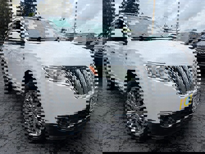 Used 2011 Lincoln MKX AWD w/ 102A Rapid Spec Order Code image 1