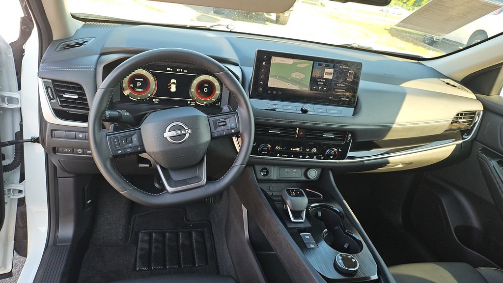 Used 2026 Nissan Rogue SL AWD/4WD image 7