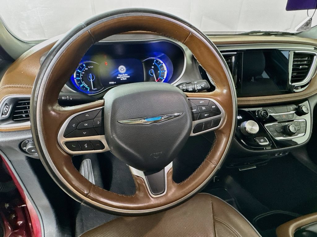 Used 2020 Chrysler Pacifica Limited FWD image 11