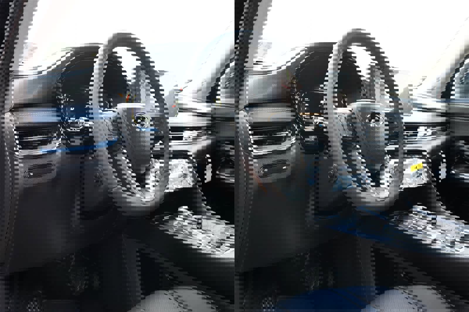 New 2026 INFINITI QX60 Luxe image 16