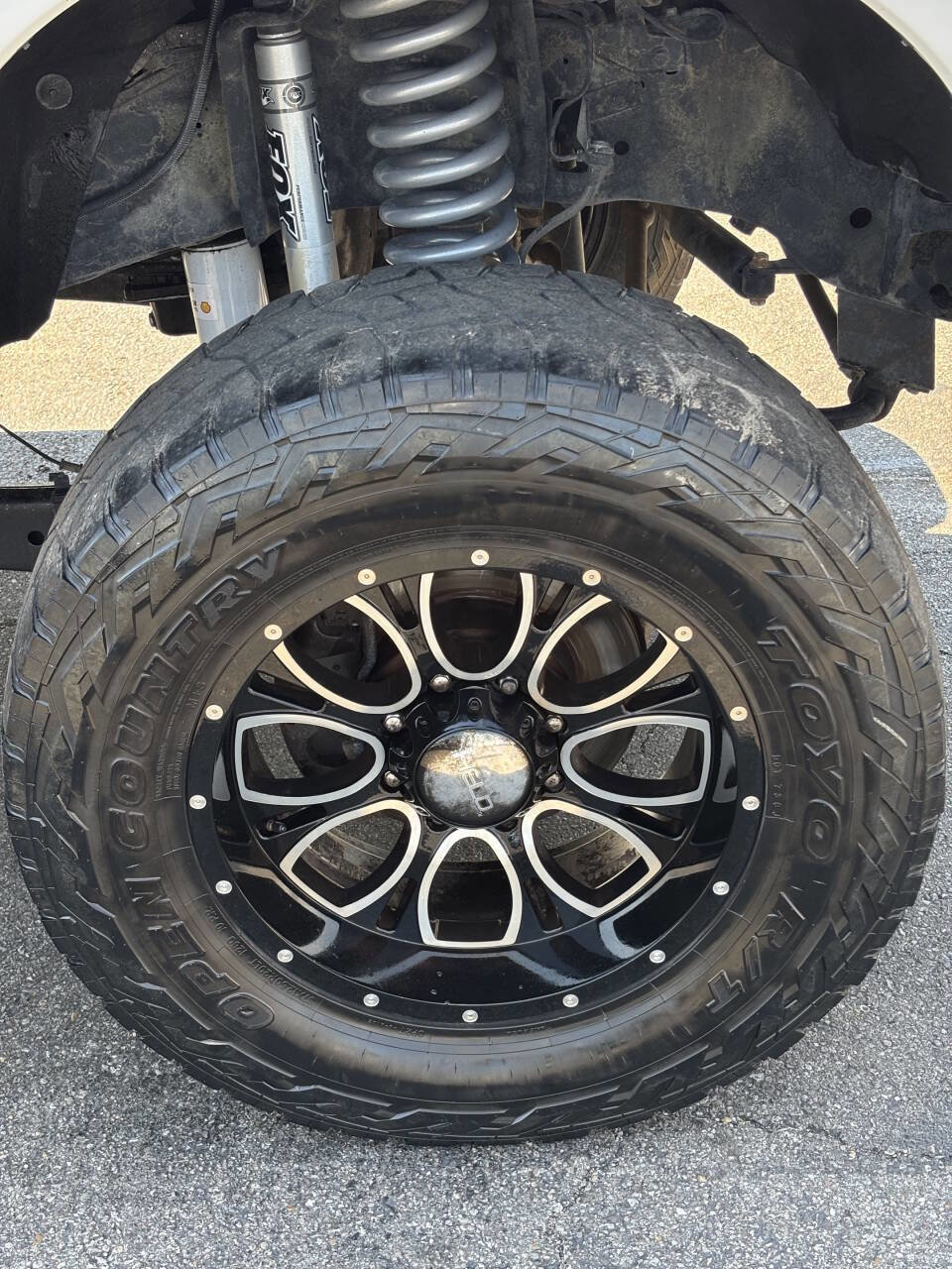 Used 2015 Ford F350 Lariat w/ Lariat Chrome Package image 34