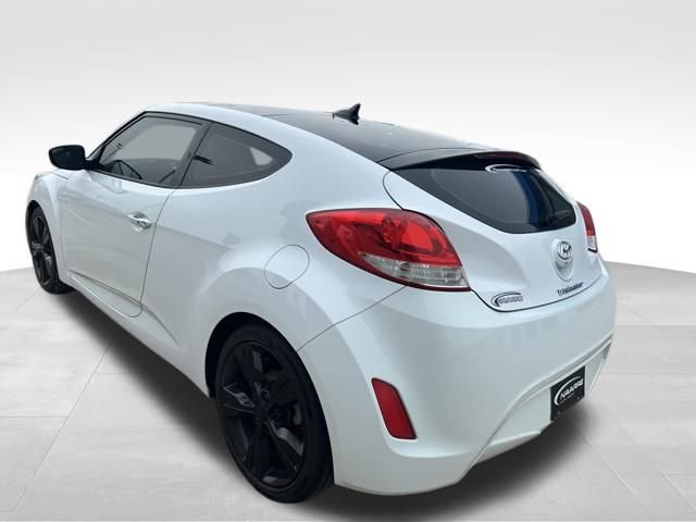 Used 2017 Hyundai Veloster Value Edition image 6