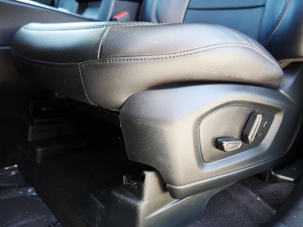 Used 2023 Ford Explorer Limited w/ Limited Technology Package AWD/4WD image 13