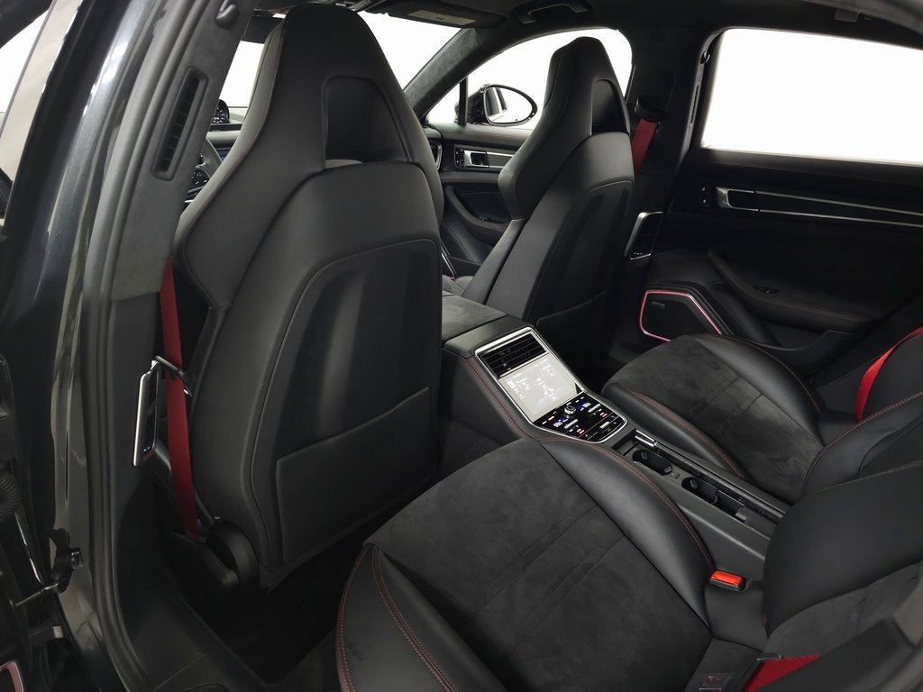 Used 2020 Porsche Panamera GTS image 35