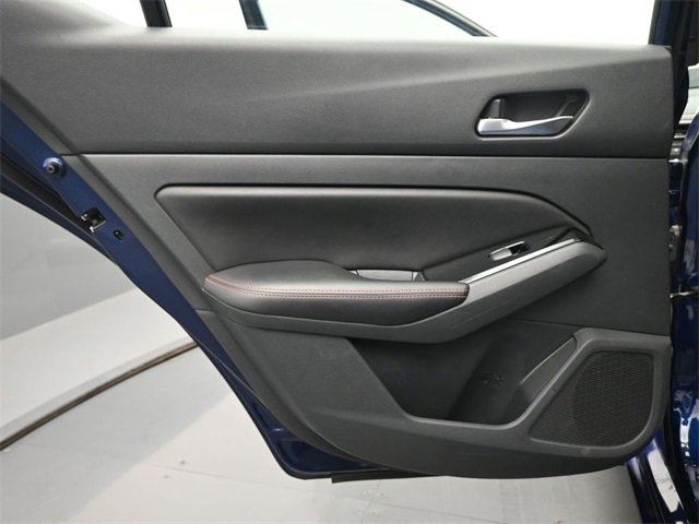 Used 2023 Nissan Altima 2.5 SR image 14