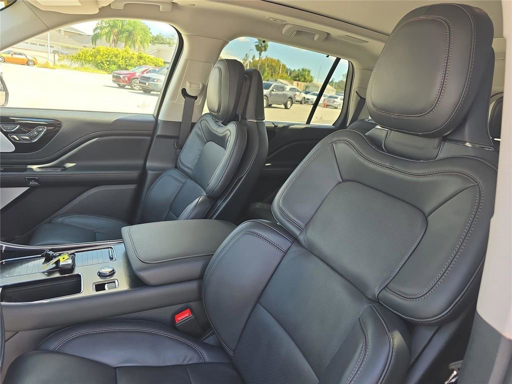 Used 2025 Lincoln Aviator Reserve w/ Equipment Group 201A image 20