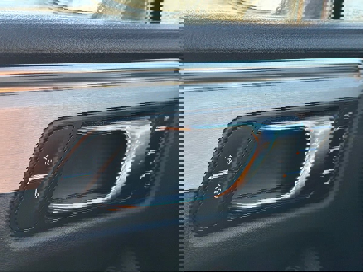 Used 2017 Porsche Macan Turbo image 33