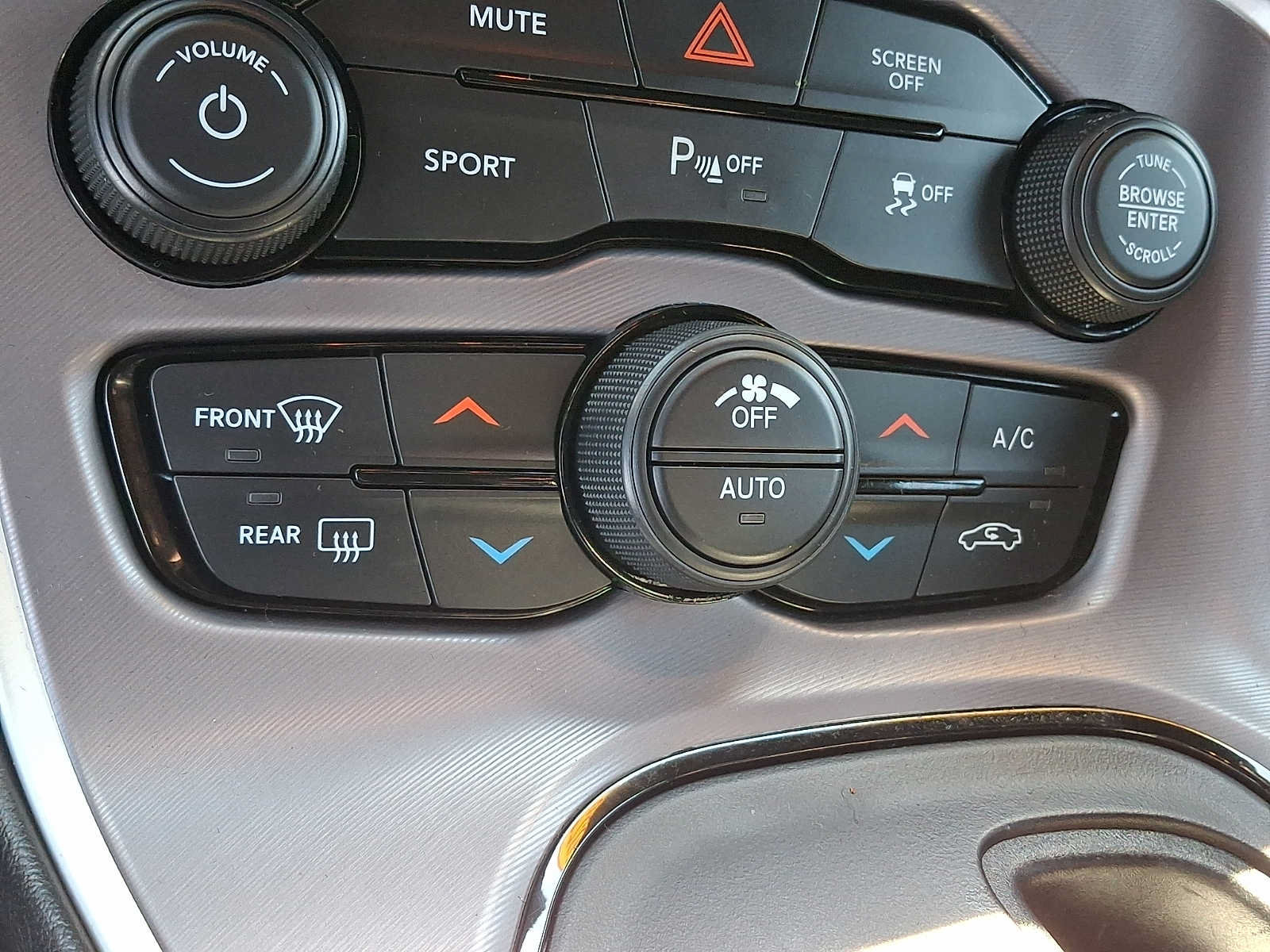 Used 2022 Dodge Challenger GT AWD/4WD image 15
