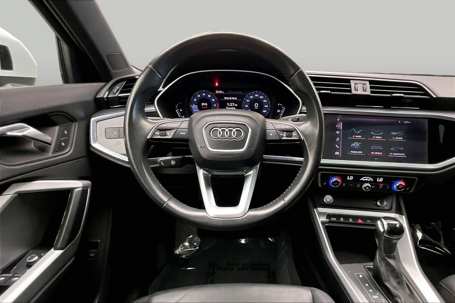 Used 2020 Audi Q3 2.0T Premium w/ Convenience Package AWD/4WD image 6