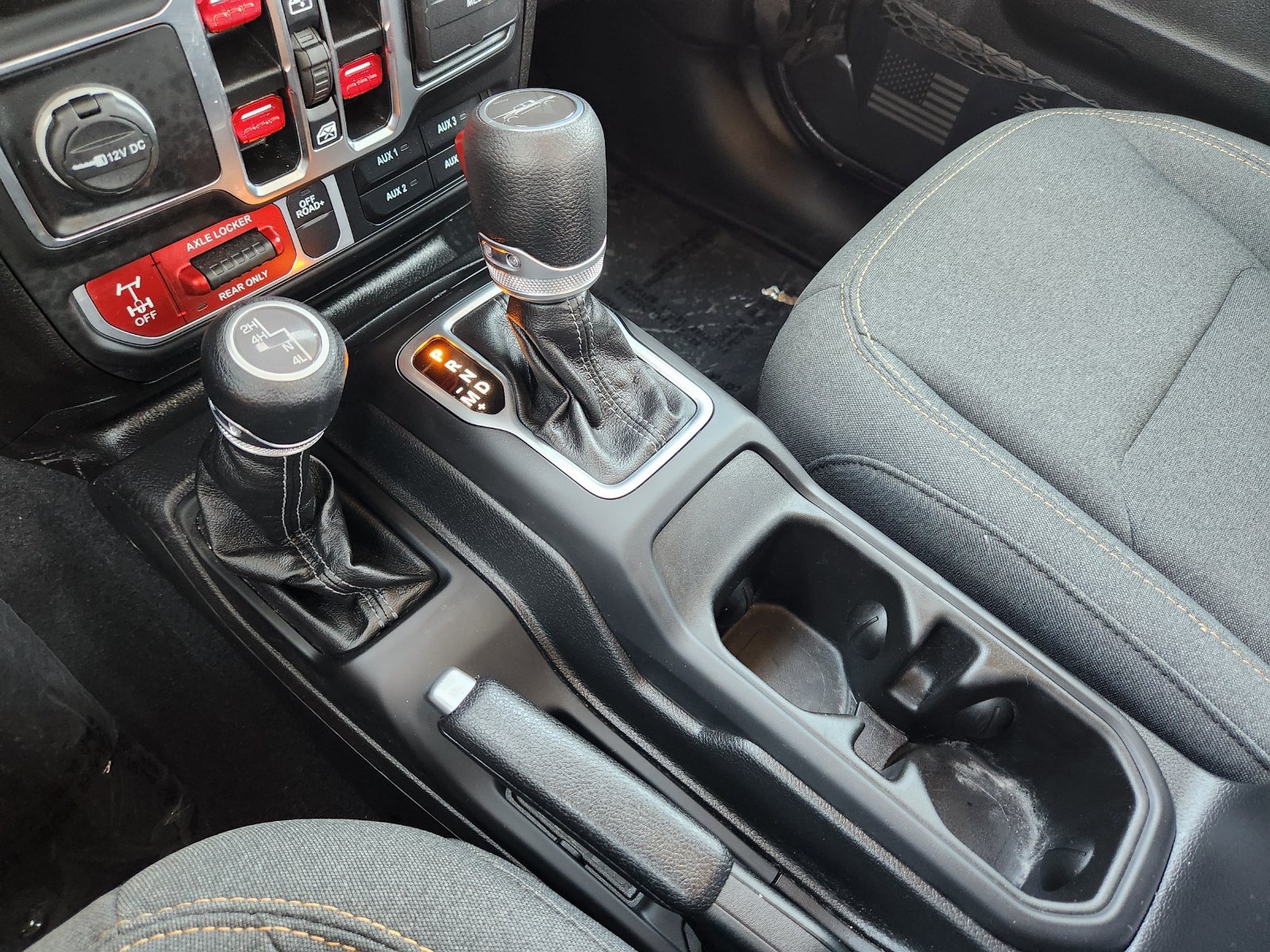 Used 2025 Jeep Gladiator Sport AWD/4WD image 28