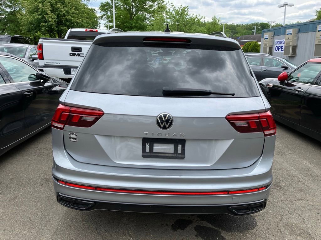 Used 2022 Volkswagen Tiguan SE R-Line AWD/4WD image 4