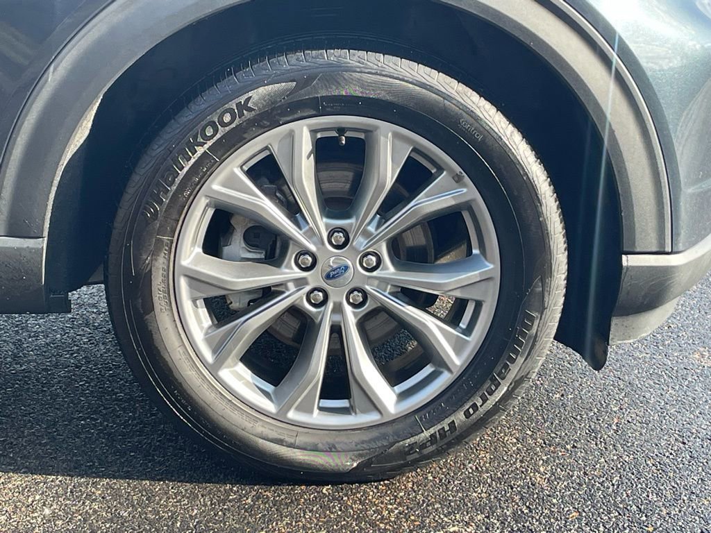 Used 2022 Ford Explorer Limited w/ Equipment Group 301A image 9